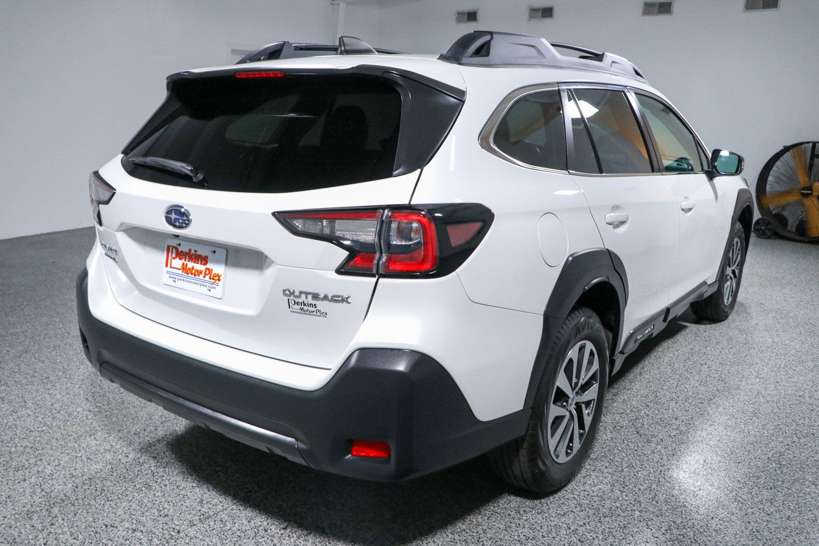Used 2024 Subaru Outback Premium AWD/4WD image 7