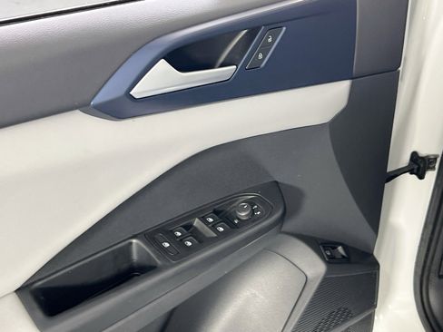 Used 2023 Volkswagen Taos SE image 17