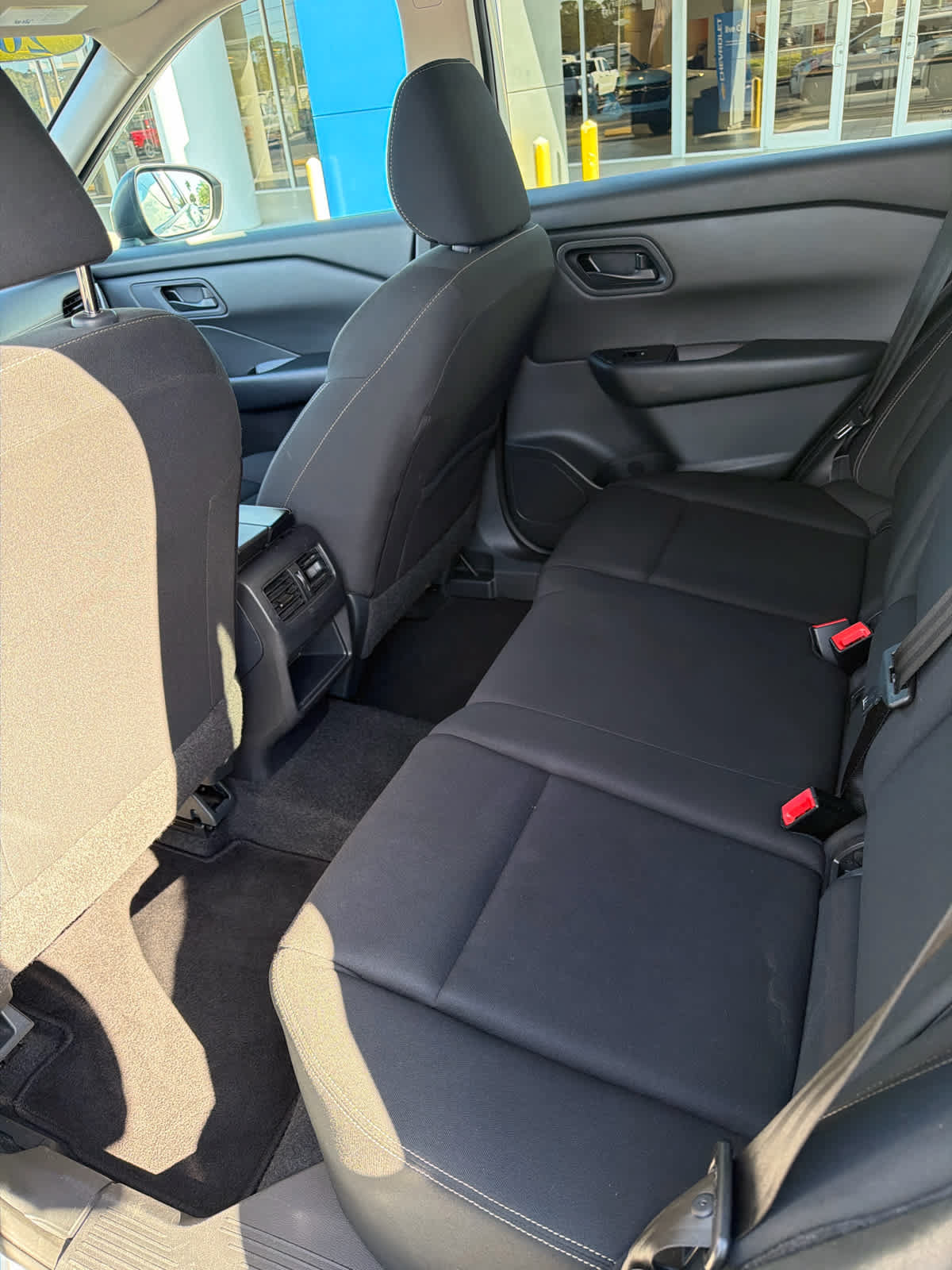 Used 2024 Nissan Rogue S AWD/4WD image 12