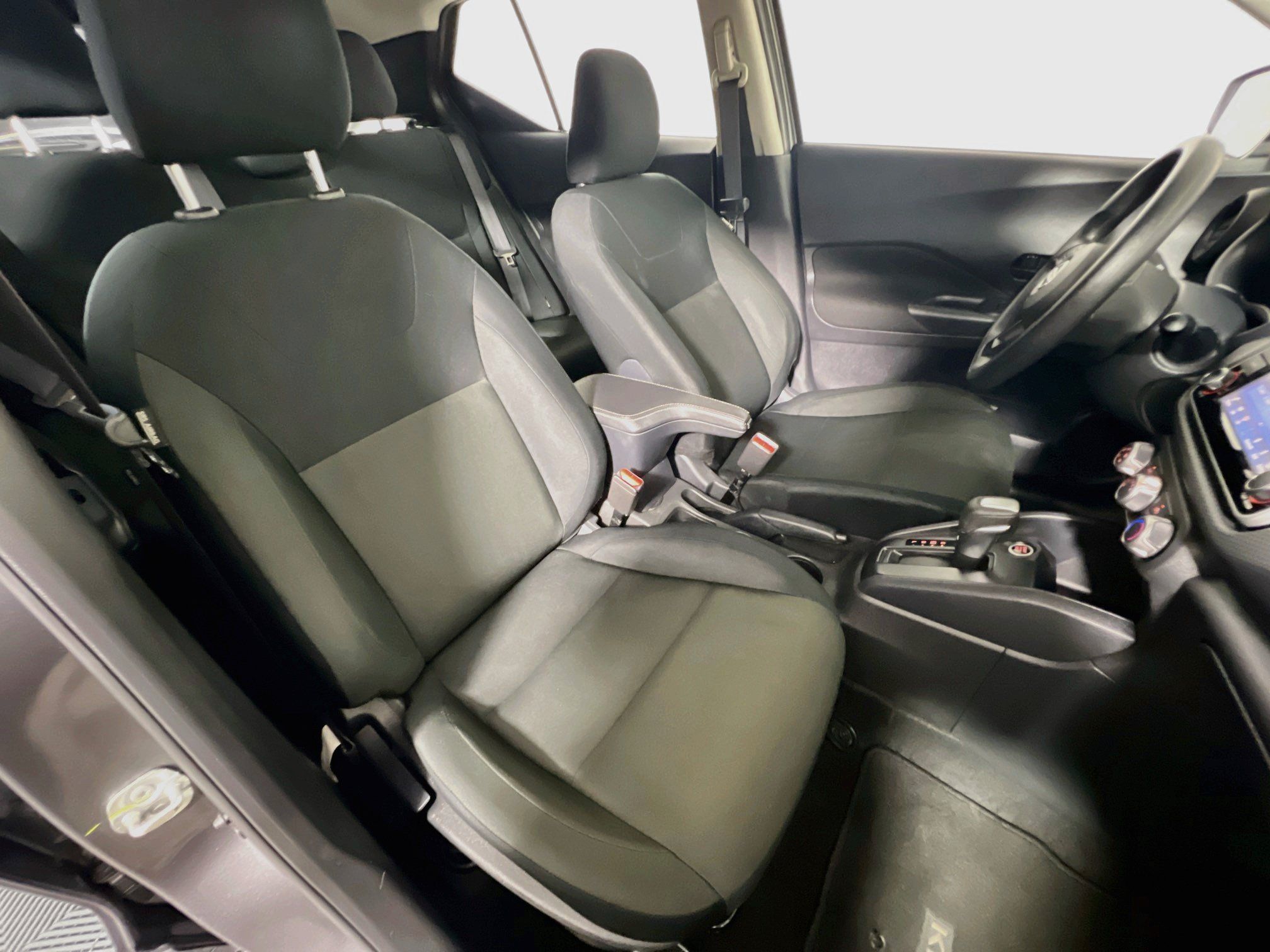 Used 2024 Nissan Kicks S FWD image 31