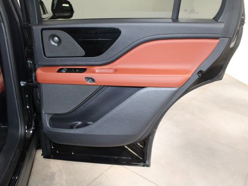 Used 2025 Lincoln Aviator Reserve image 37