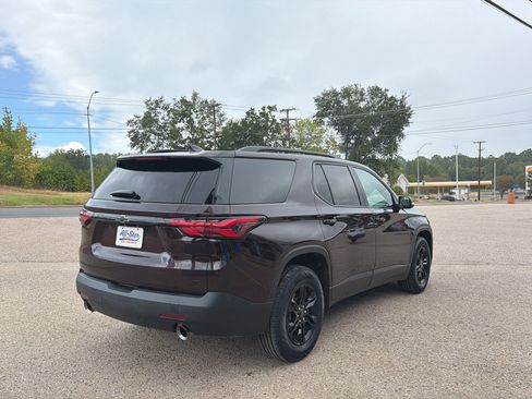 Used 2023 Chevrolet Traverse LT FWD image 6