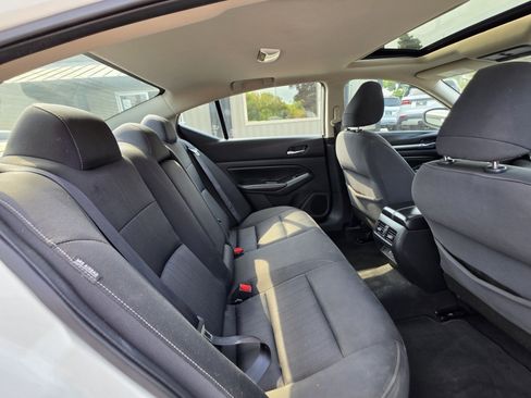 Used 2019 Nissan Altima 2.5 SV FWD image 14
