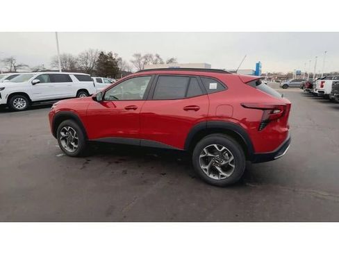 New 2026 Chevrolet Trax LT w/ LT Convenience Package image 6