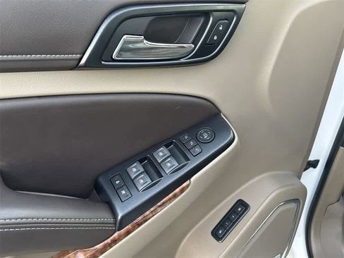 Used 2020 Chevrolet Suburban Premier image 25