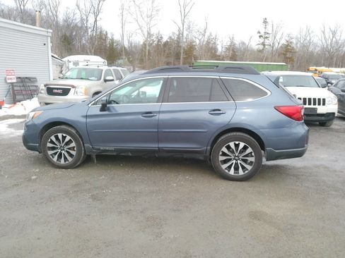 Used 2016 Subaru Outback 2.5i Limited image 11