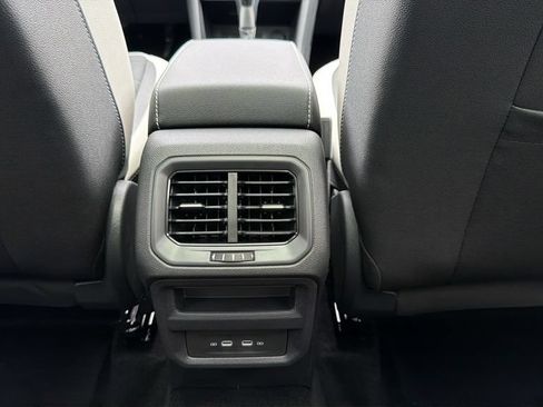 New 2026 Volkswagen Taos SE FWD image 26