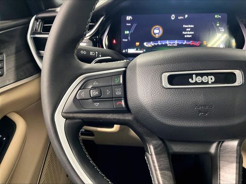 Used 2023 Jeep Grand Cherokee 4WD 4xe w/ Luxury Tech Group II image 23