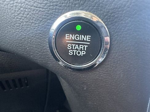 Used 2024 Ford Edge Titanium image 18