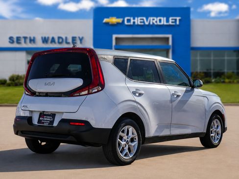 Used 2022 Kia Soul LX w/ Technology Package FWD image 7