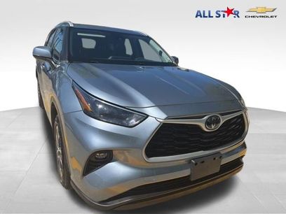 Used 2023 Toyota Highlander XLE