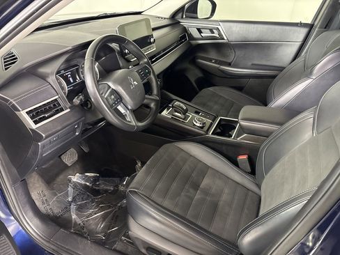 Used 2024 Mitsubishi Outlander SE image 17