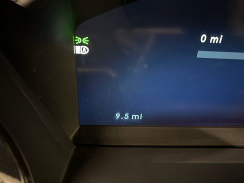 Used 2025 Lincoln Corsair Grand Touring w/ Equipment Group 302A image 23