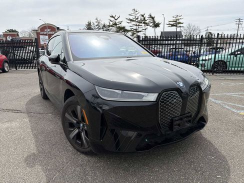 Used 2023 BMW iX xDrive50 w/ Sport Package image 2