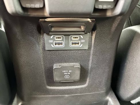 Used 2024 Jeep Wrangler Unlimited Sahara w/ Technology Group AWD/4WD image 23