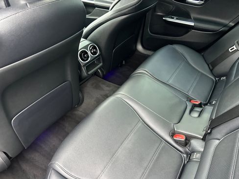 Used 2022 Mercedes-Benz C 300 C 300 image 4