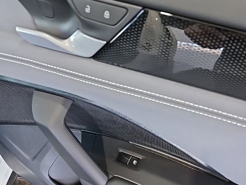 New 2026 Volkswagen Tiguan SE R-Line image 12