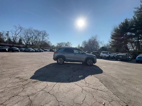 Used 2025 Chevrolet TrailBlazer LT w/ Driver Confidence Package image 12