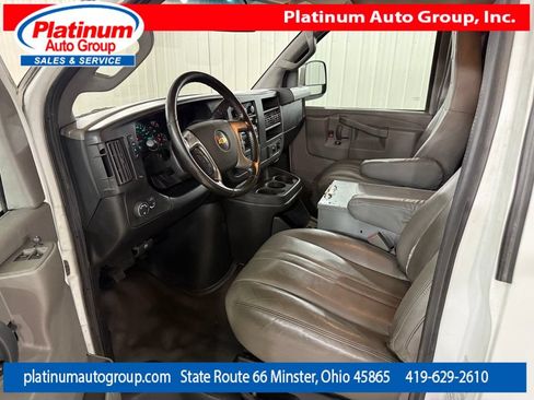Used 2018 Chevrolet Express 3500 Extended w/ Driver Convenience Package RWD image 10