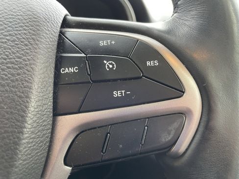 Used 2019 Jeep Grand Cherokee Limited w/ Luxury Group II image 13