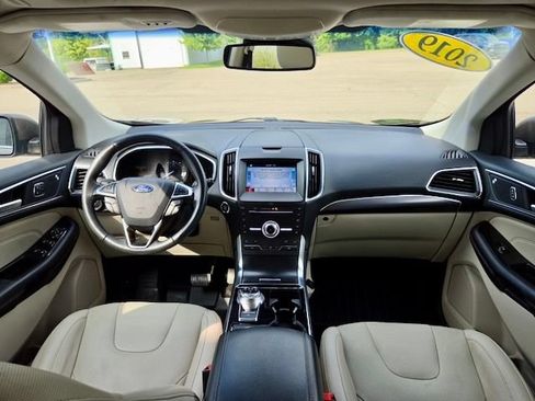 Used 2019 Ford Edge Titanium w/ Equipment Group 301A AWD/4WD image 15
