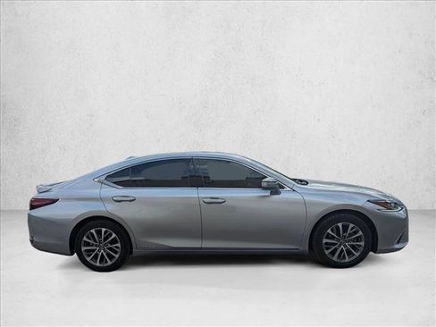 Used 2022 Lexus ES 300h w/ Premium Package image 4
