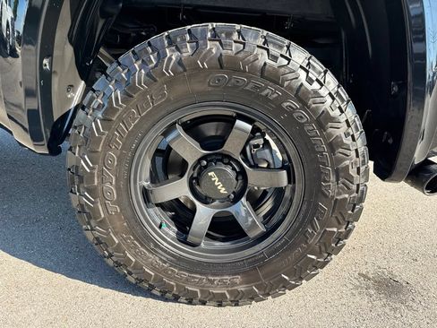 Used 2024 Toyota Tundra Platinum w/ TRD Off-Road Package AWD/4WD image 29