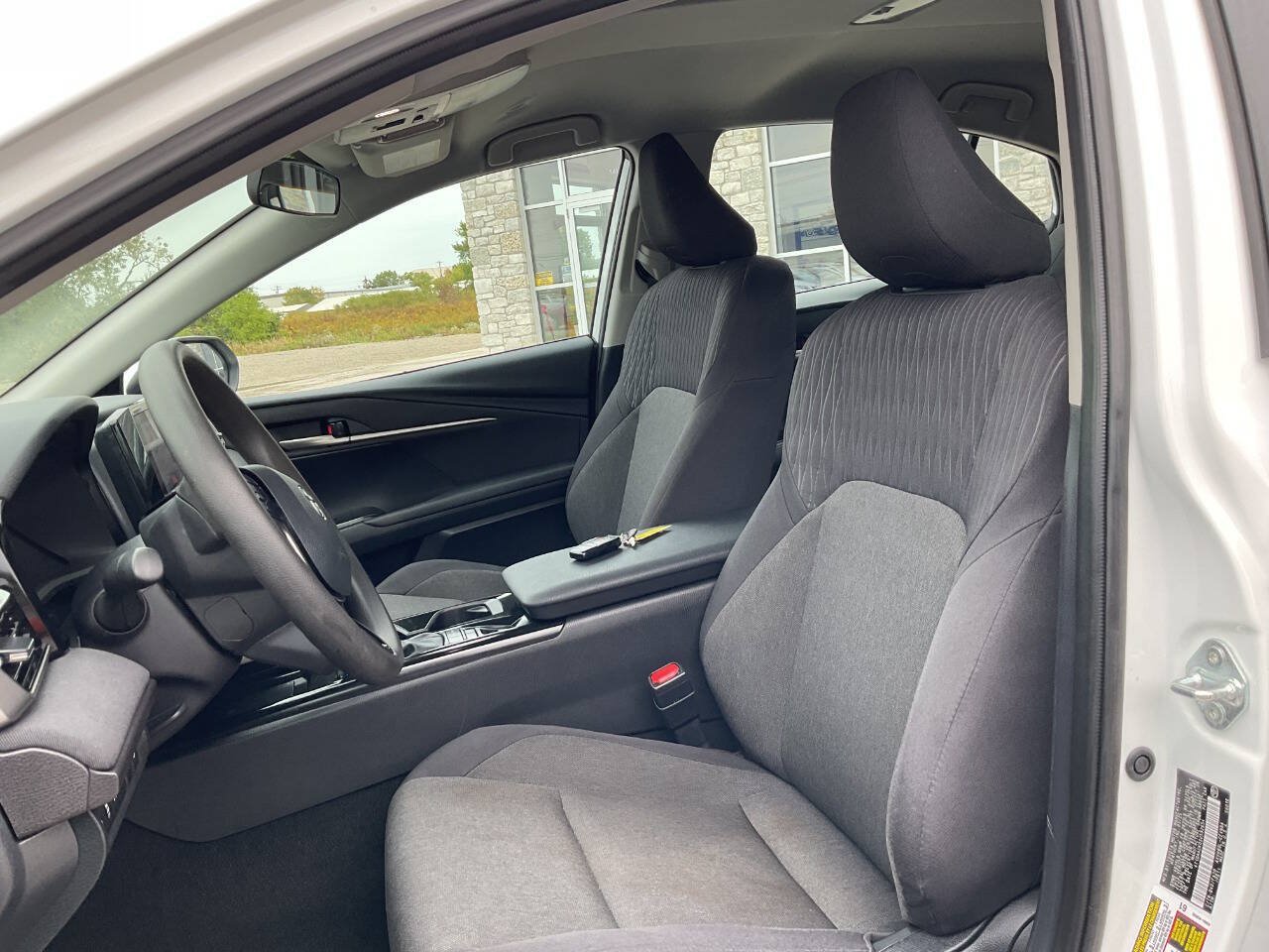 Used 2025 Toyota Camry LE FWD image 15