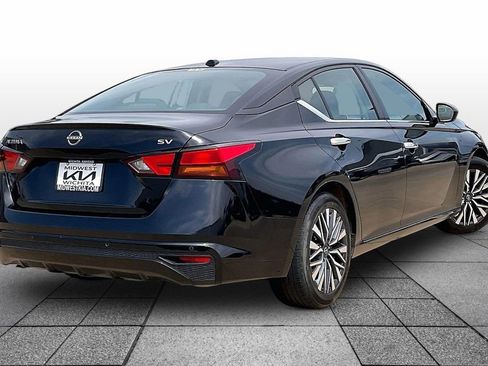 Used 2024 Nissan Altima 2.5 SV FWD image 13