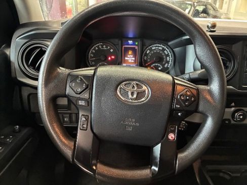 Used 2019 Toyota Tacoma SR image 17