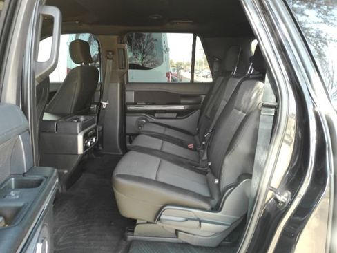 Used 2019 Ford Expedition Max XLT image 18