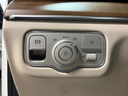 Used 2024 Mercedes-Benz GLE 350 4MATIC image 22