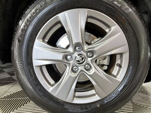 Used 2025 Toyota RAV4 LE AWD/4WD image 34