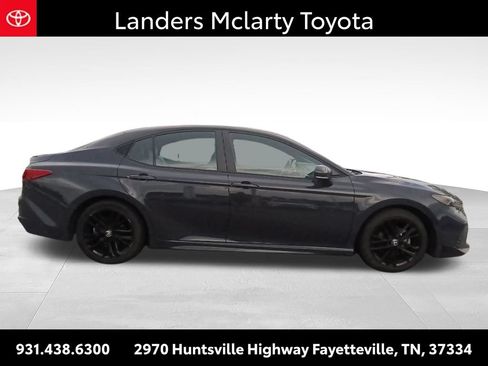 Used 2025 Toyota Camry SE FWD image 2