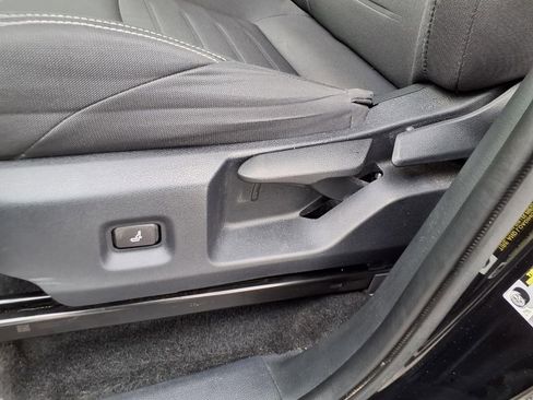 Used 2024 Toyota Tacoma TRD Off-Road image 24