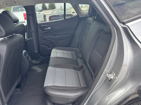 Used 2025 Chevrolet Trax LT FWD image 22