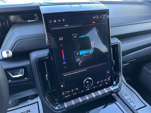 Used 2025 GMC Yukon AT4 Ultimate image 19