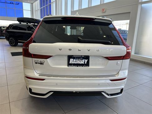 Certified 2024 Volvo XC60 T8 Polestar w/ Protection Package Premier image 7