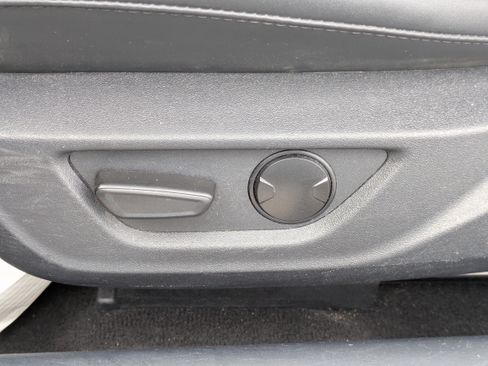 Used 2024 Ford Mustang Convertible image 10