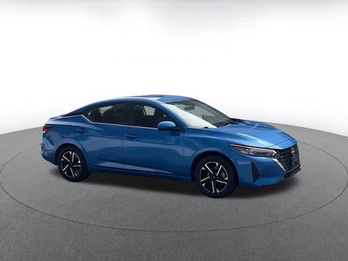 Used 2024 Nissan Sentra SV image 2