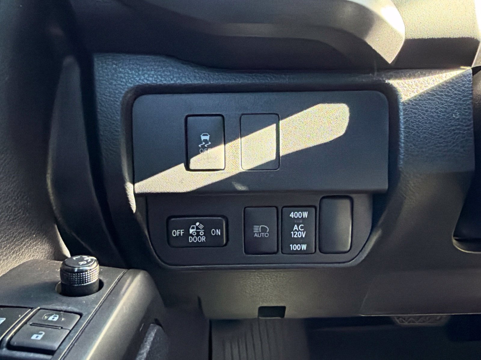 Used 2020 Toyota Tacoma TRD Off-Road AWD/4WD image 24
