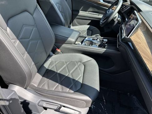 Used 2024 Volkswagen Atlas SE w/ Panoramic Sunroof Package AWD/4WD image 28