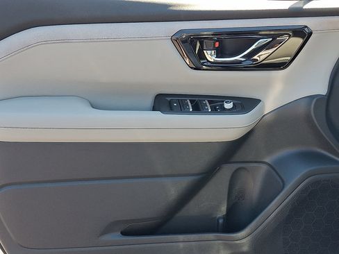 Certified 2025 Subaru Forester Limited AWD/4WD image 13