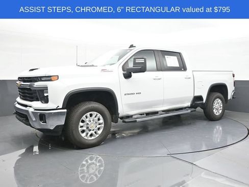 Used 2024 Chevrolet Silverado 2500 LT AWD/4WD image 7