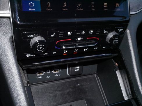 Used 2023 Jeep Grand Cherokee Limited w/ Luxury Tech Group II image 23