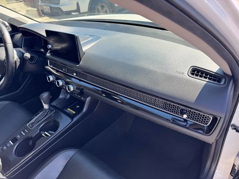 Used 2024 Honda Civic Touring image 6