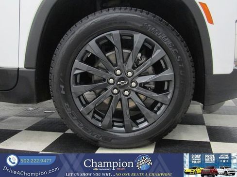 Used 2022 Chevrolet Traverse RS FWD image 3