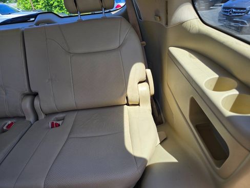 Used 2011 Lexus LX 570 4WD image 28
