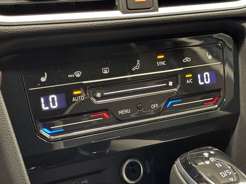 New 2025 Volkswagen Taos SE image 27