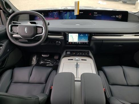 New 2025 Lincoln Navigator Reserve w/ Jet Appearance Package image 16